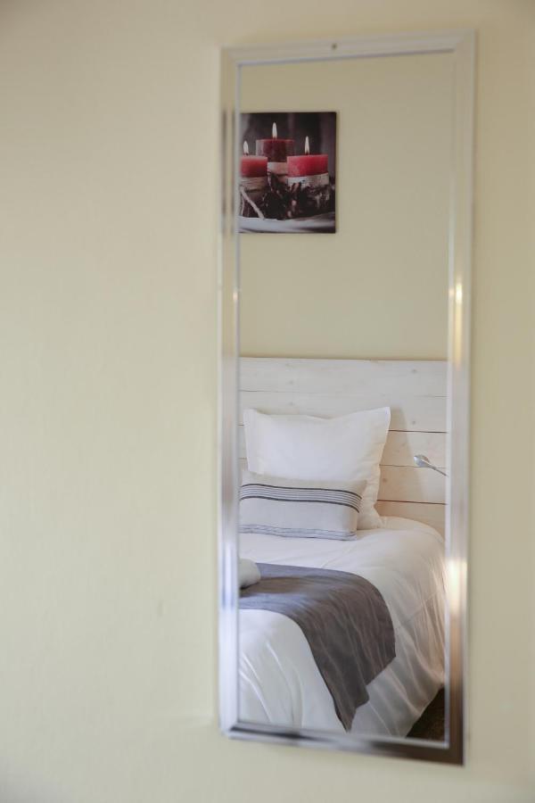 Hotel La Couronne Marmande Buitenkant foto