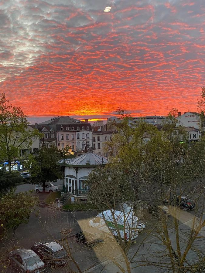 Hotel La Couronne Marmande Buitenkant foto