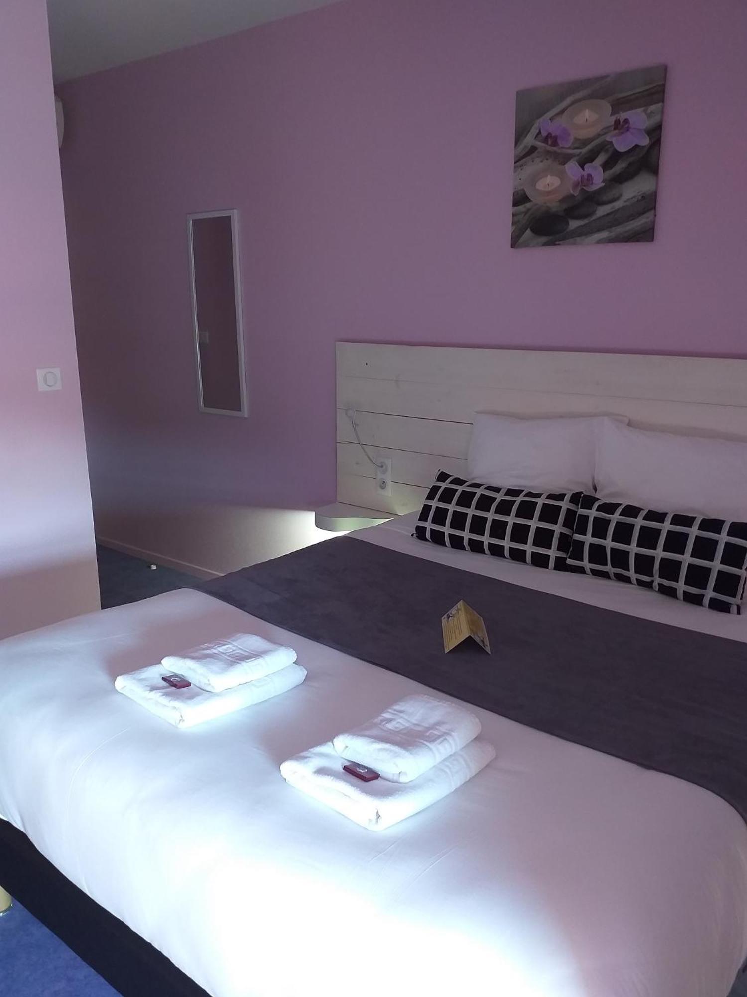 Hotel La Couronne Marmande Buitenkant foto