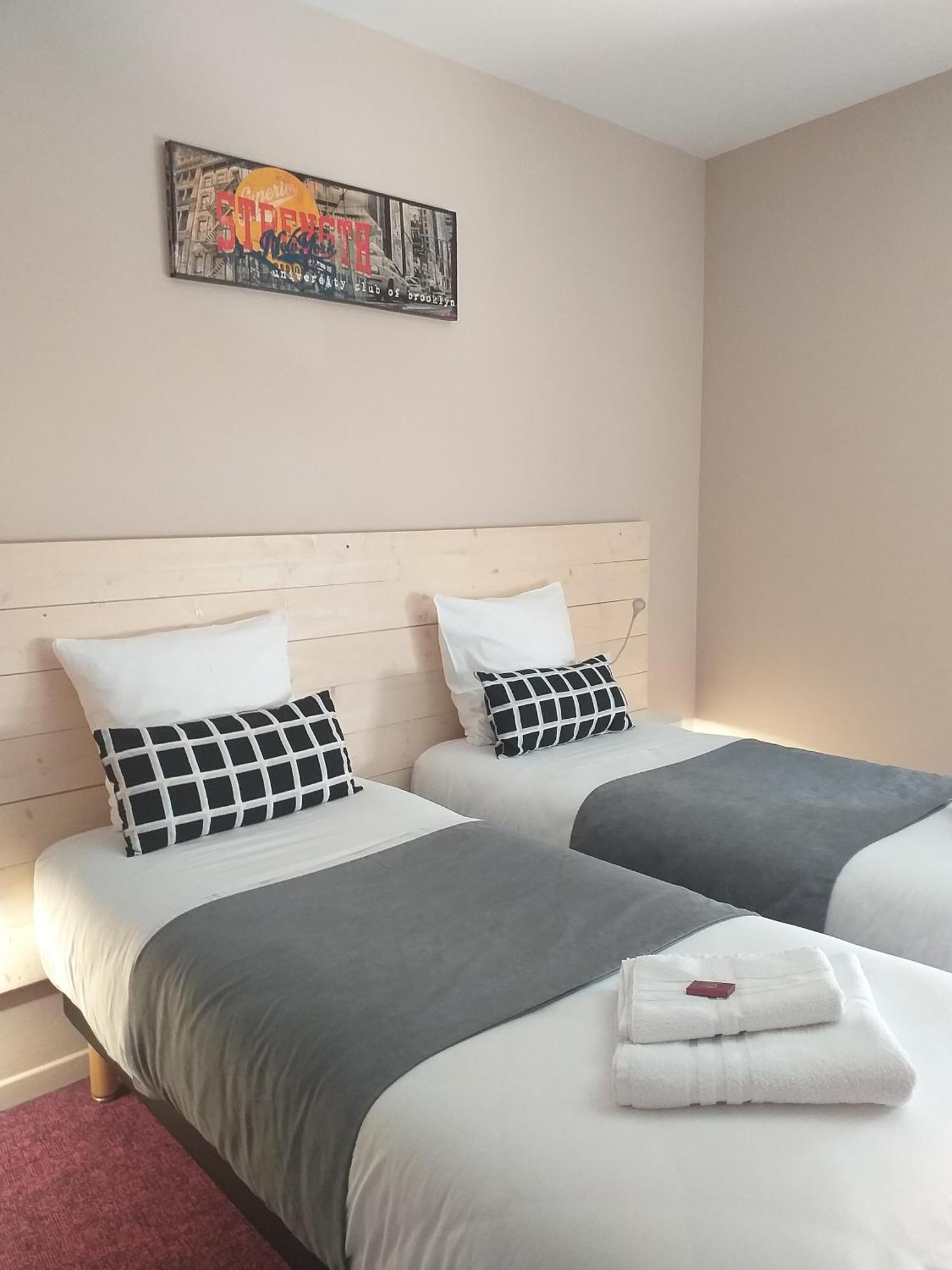 Hotel La Couronne Marmande Buitenkant foto