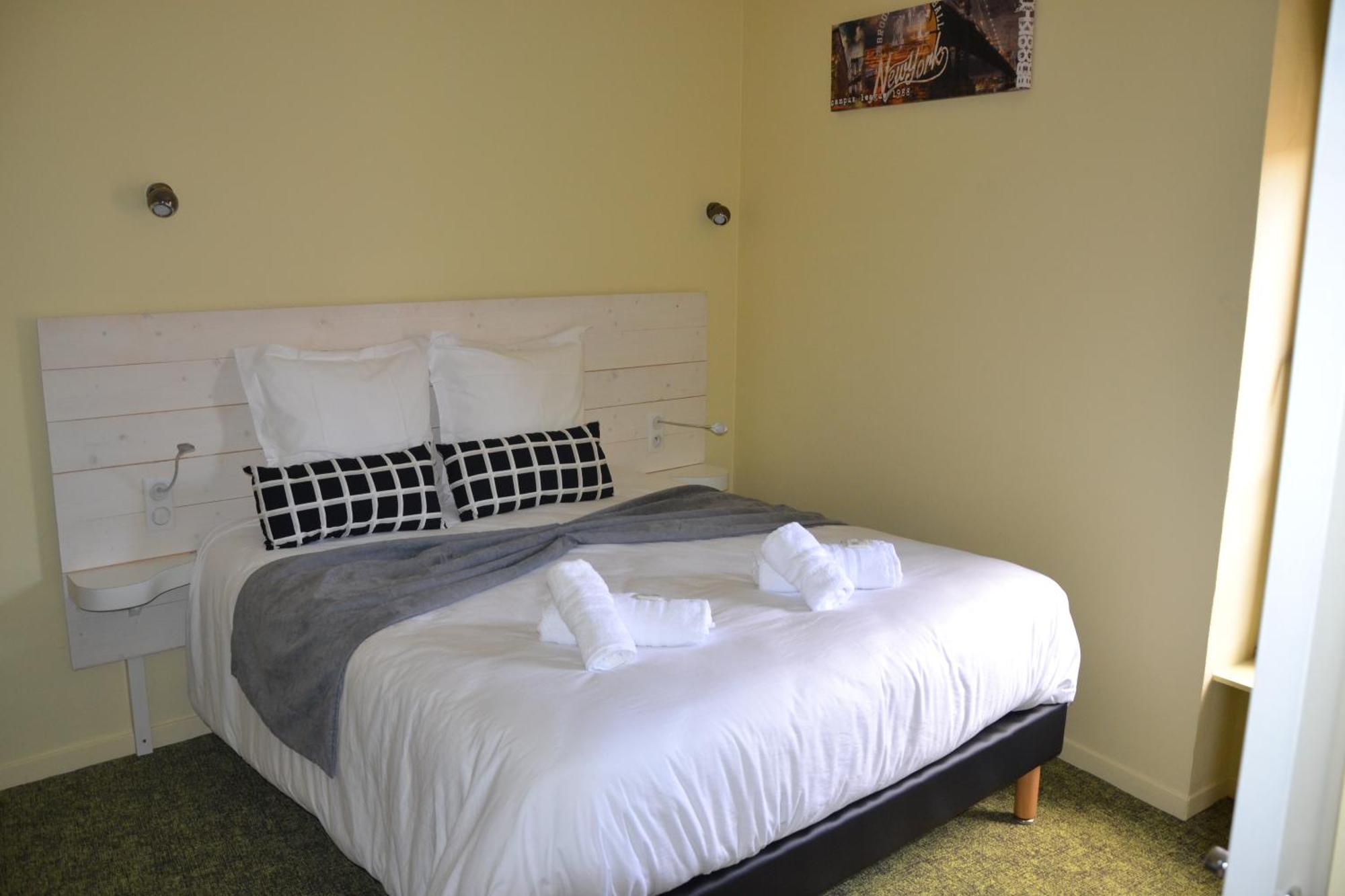Hotel La Couronne Marmande Buitenkant foto
